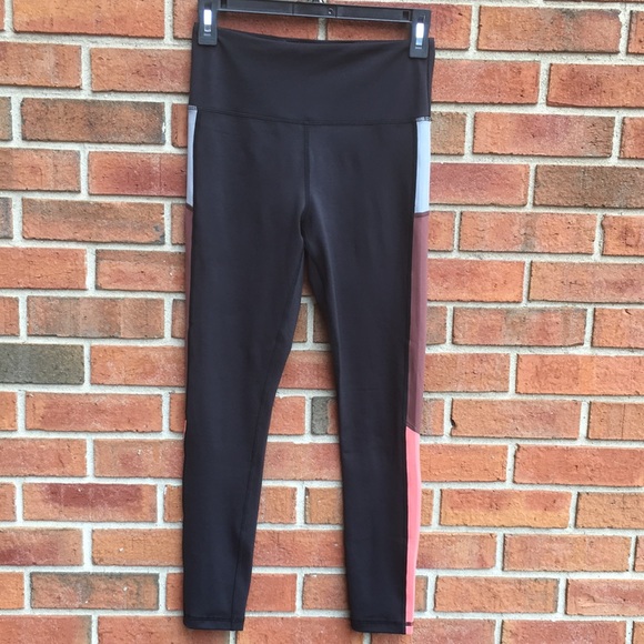 New Zyia Active Black Colorblock High-Rise Cropped Leggings size 4 - Picture 3 of 9
